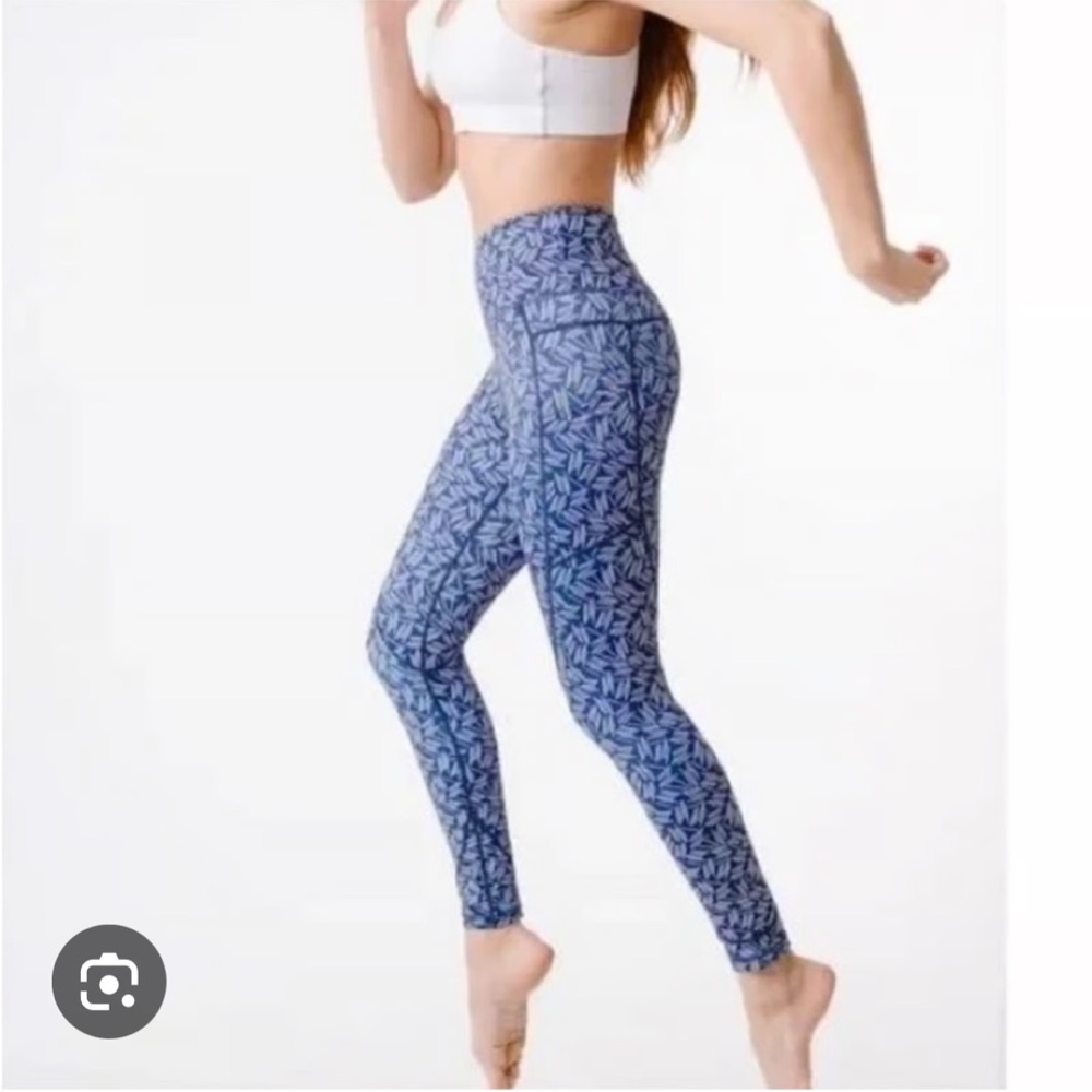 ZYIA light n tights 7/8 haystacks with pockets (navy and white